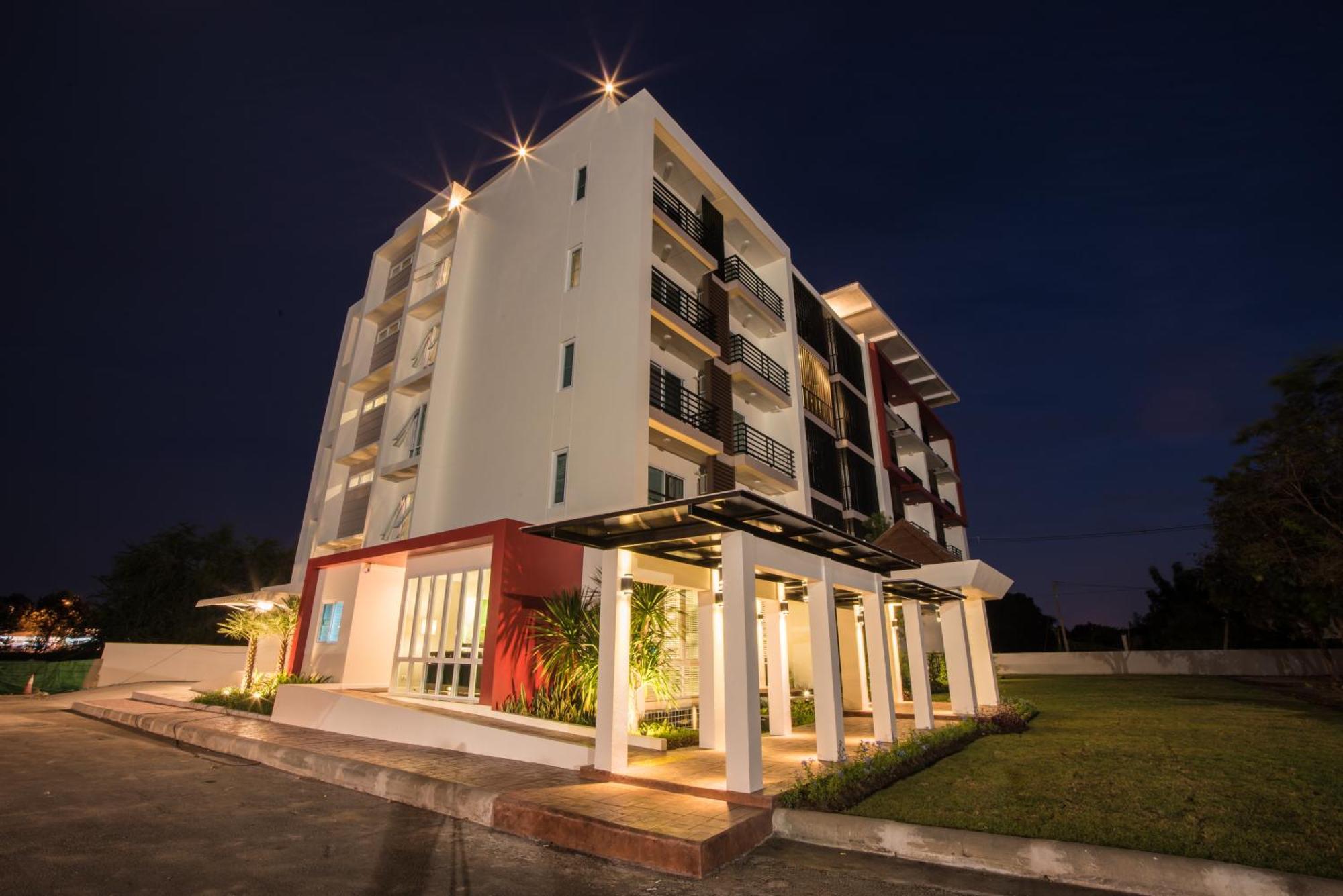Napatra Hotel Chiang Mai Exterior photo